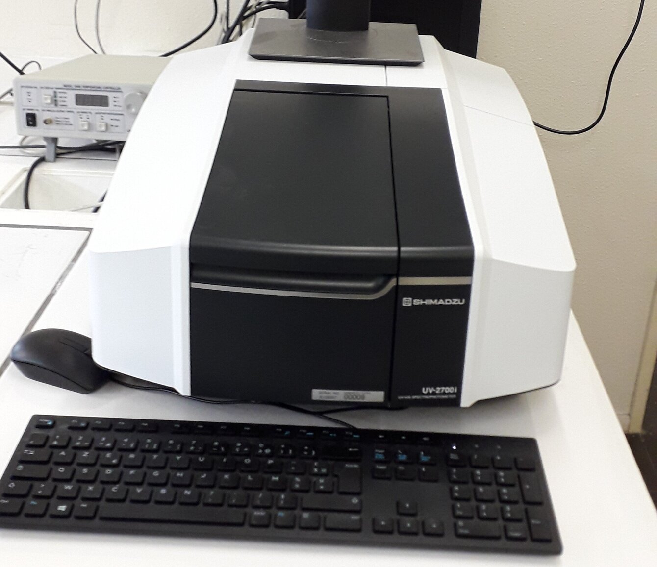 Shimadzu UV 2700i